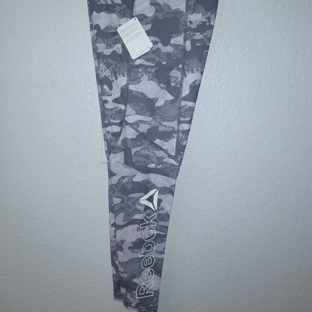Reebok women's high waisted ankle length workout leggings with pockets